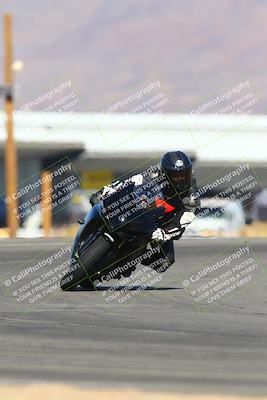 media/Jan-14-2024-SoCal Trackdays (Sun) [[2e55ec21a6]]/Turn 16 Set 2 (1125am)/